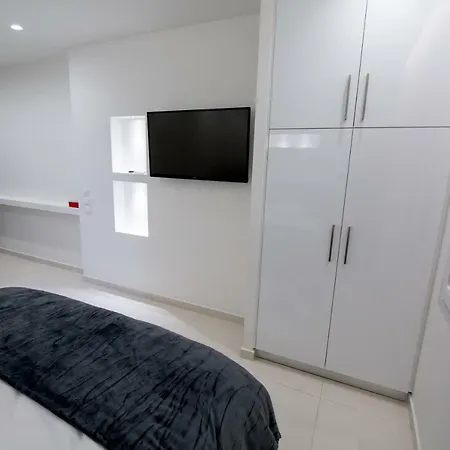 White Lux For 2 Vipgreece Apartment