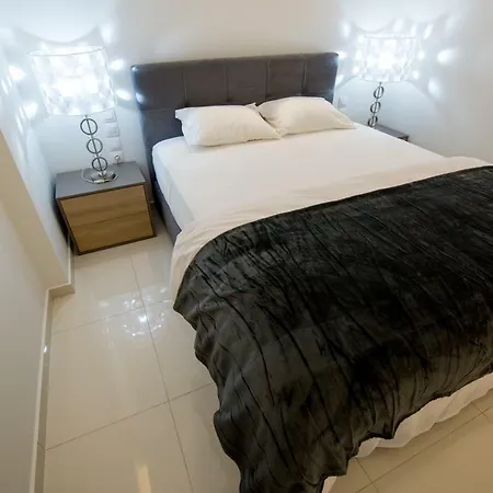 White Lux For 2 Vipgreece Apartment Athens