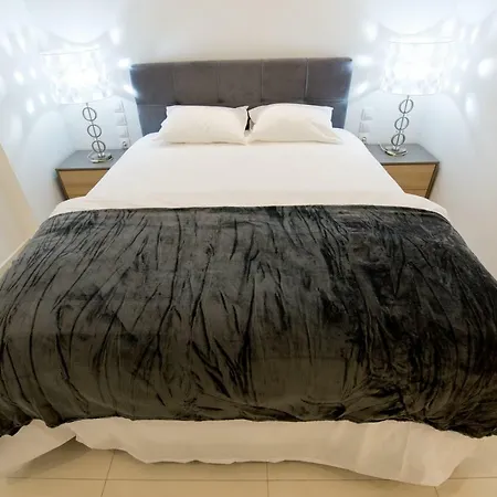 White Lux For 2 Vipgreece Apartment Athens