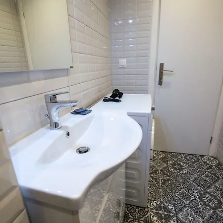 White Lux For 2 Vipgreece Apartment Athens